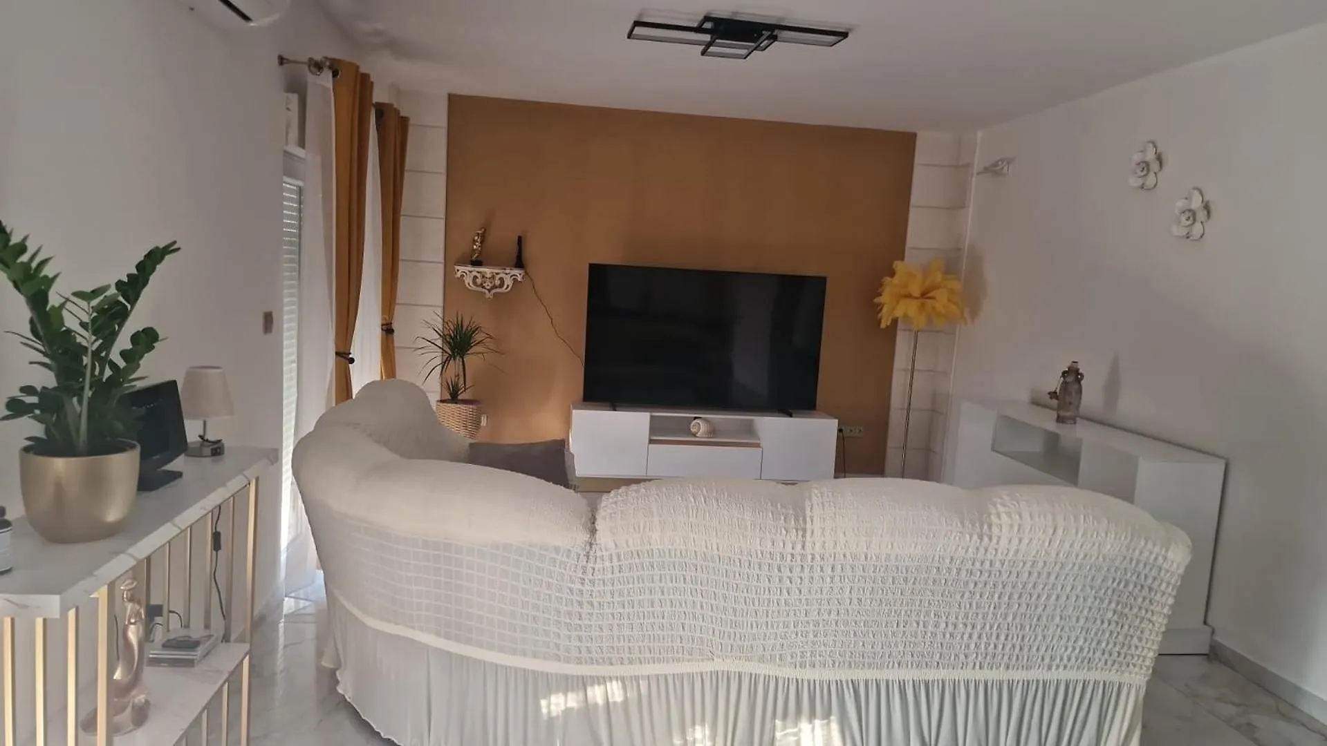 Apartmani Sandra - Trogir 0*,