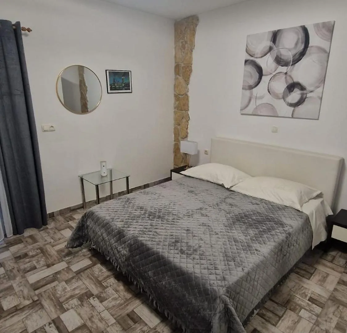 Apartmani Sandra - Trogir 0*,  Croatia