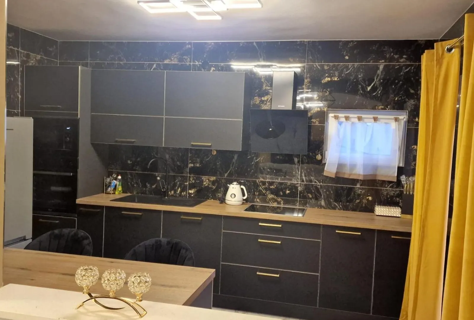 Apartmani Sandra - Trogir 0*,
